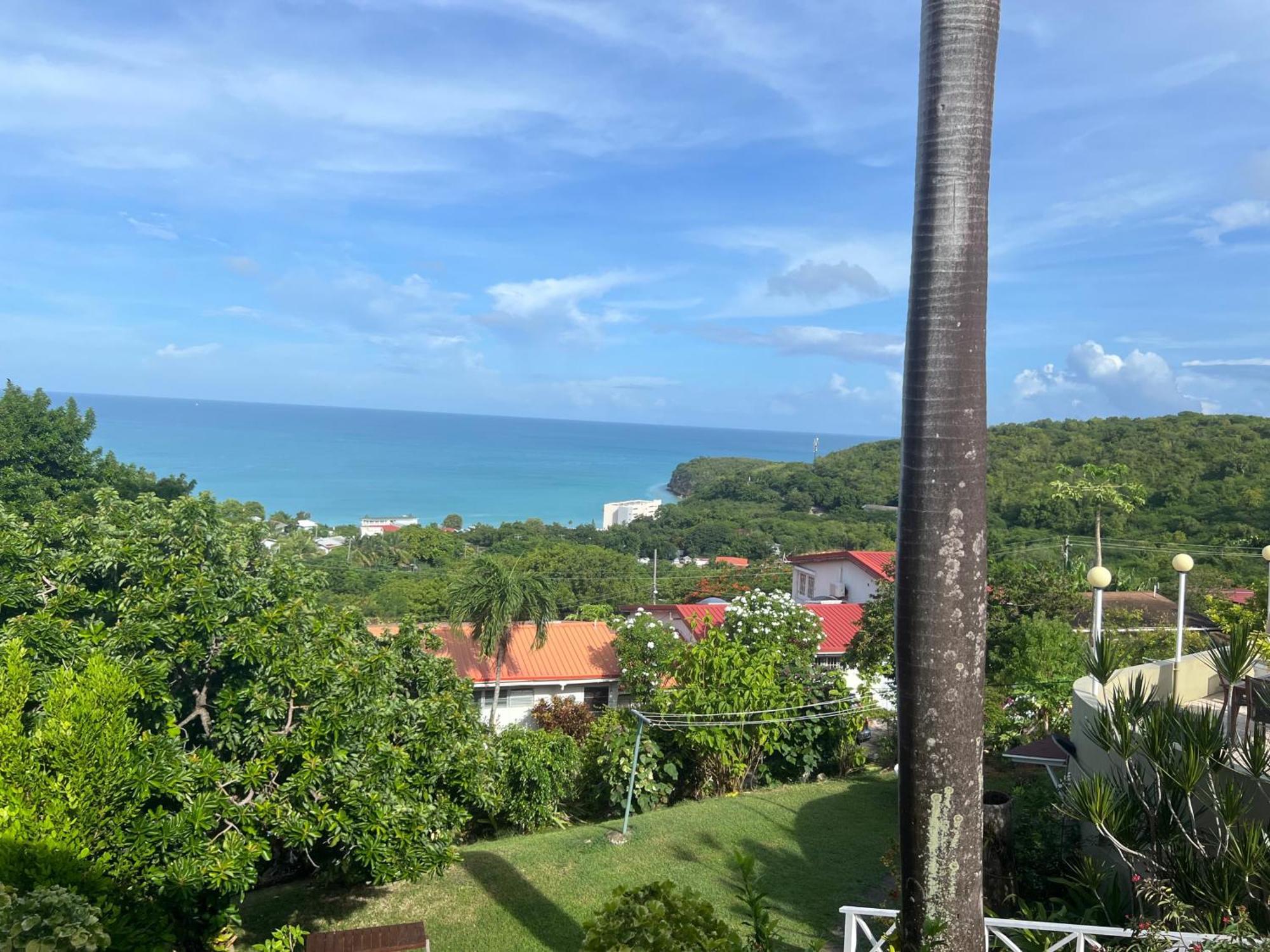 Attractive 2-Bed Apartment Stunning Sea View Golful Dickenson Exterior foto